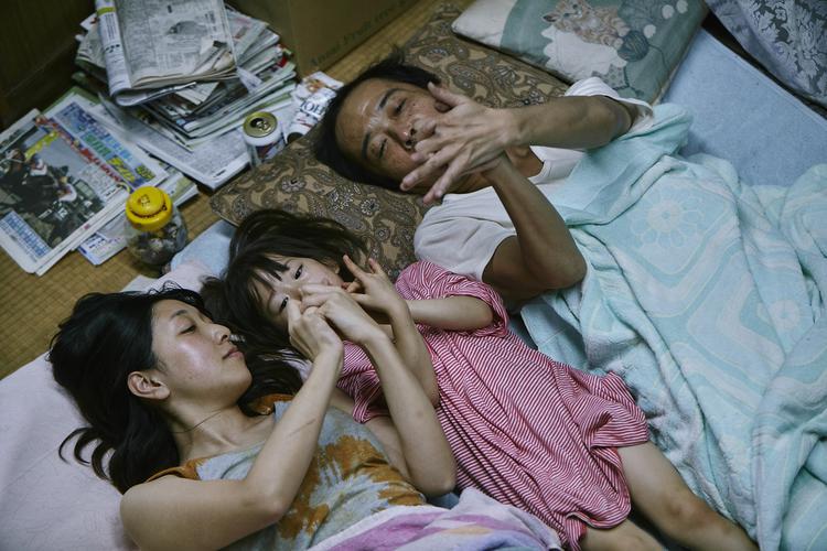 Shoplifters - still