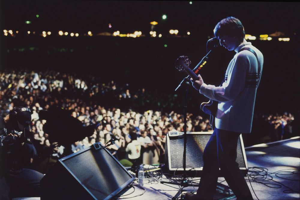 Oasis Knebworth 1996 - still