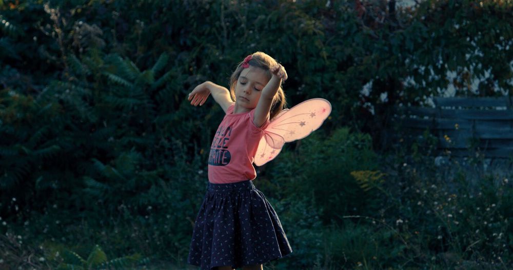 Petite Fille - still