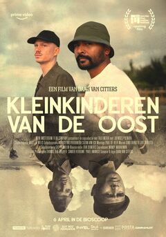Kleinkinderen van de Oost - poster
