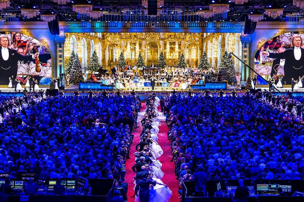 André Rieu's White Christmas - still