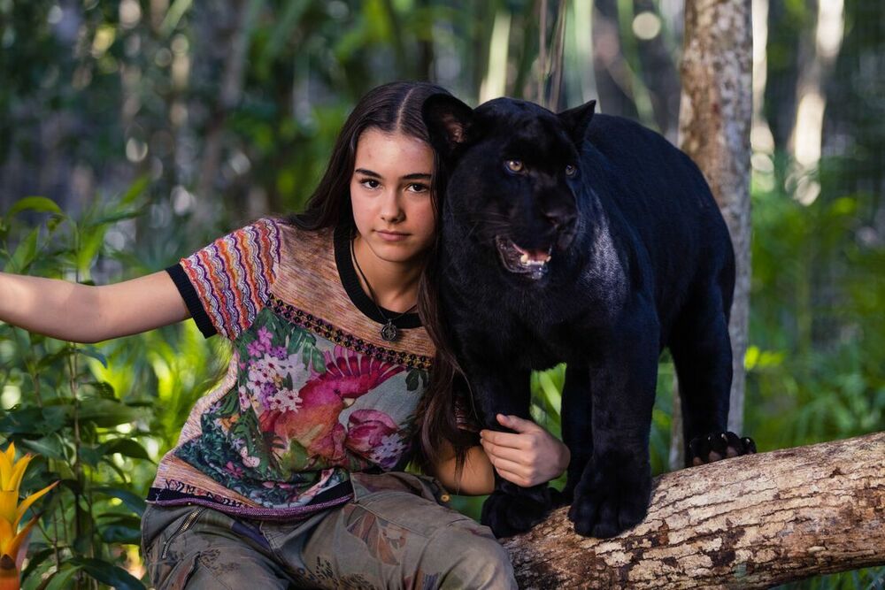Autumn and the Black Jaguar (NL) - still