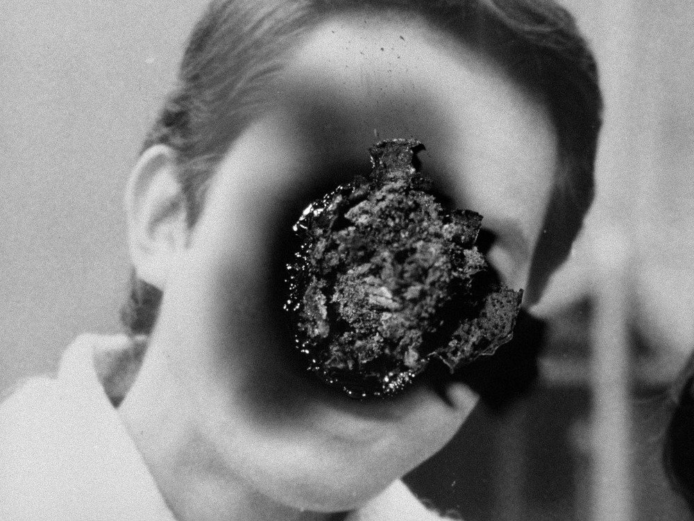 Funeral Parade of Roses - still