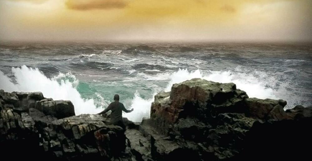 Breaking the Waves - still